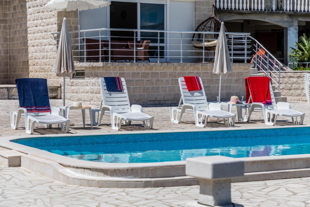 Apartments Tamaris Tivat Exterior photo