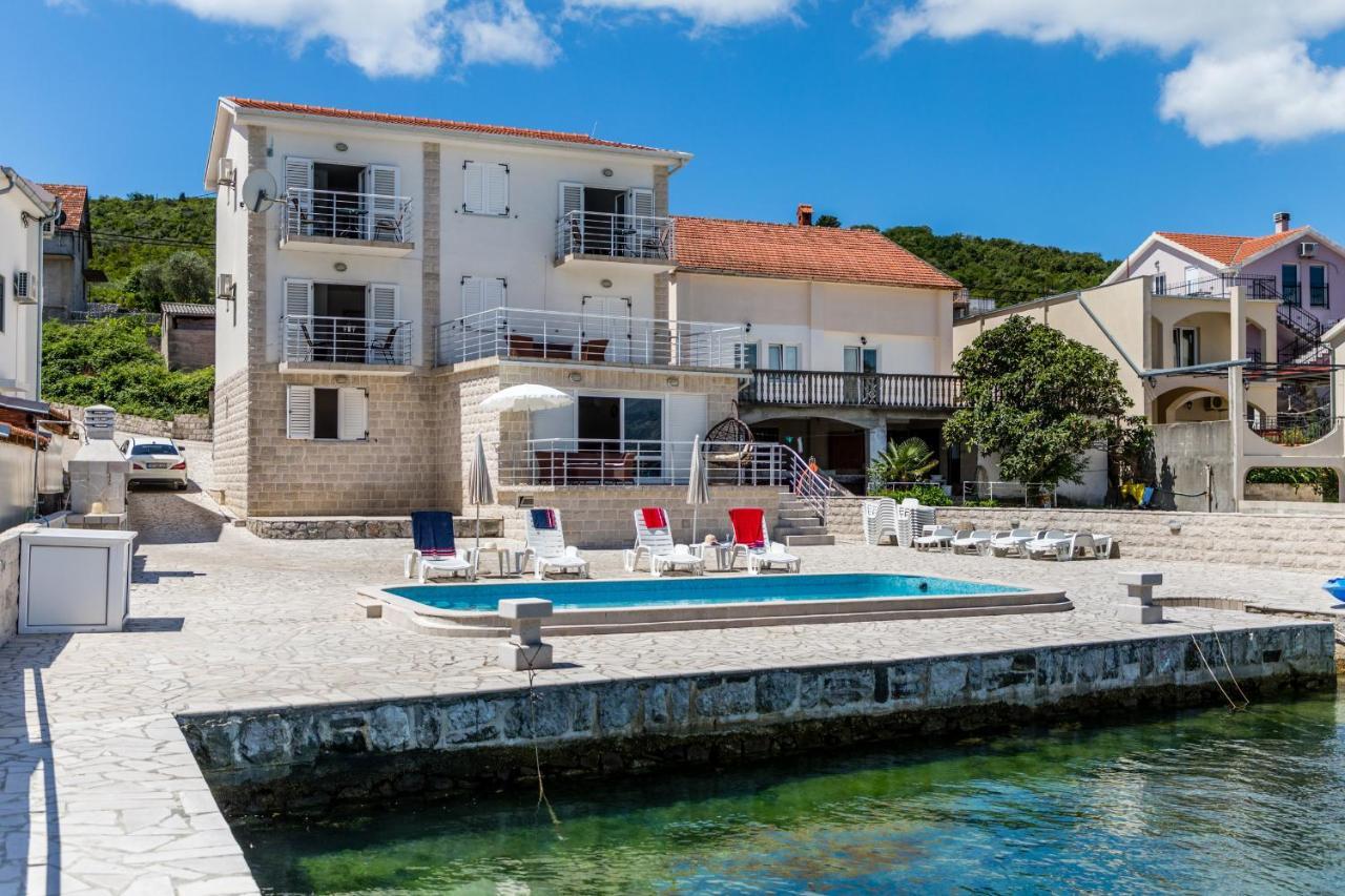 Apartments Tamaris Tivat Exterior photo