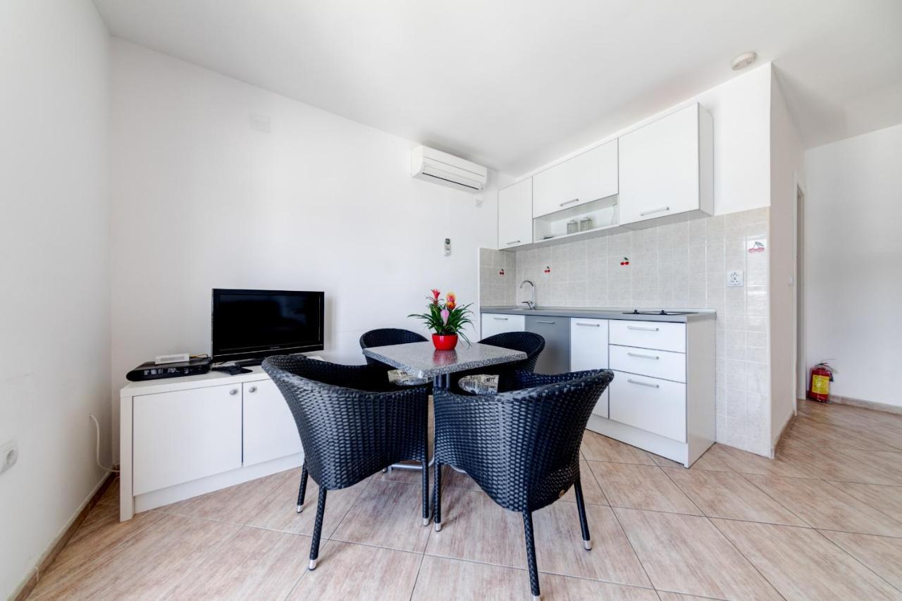Apartments Tamaris Tivat Exterior photo